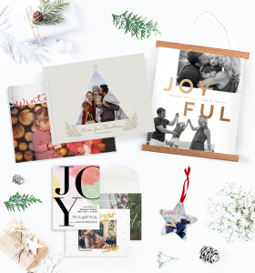 Photobook's Christmas products. Readybook, hanging canvas, ornament, greeting cards.